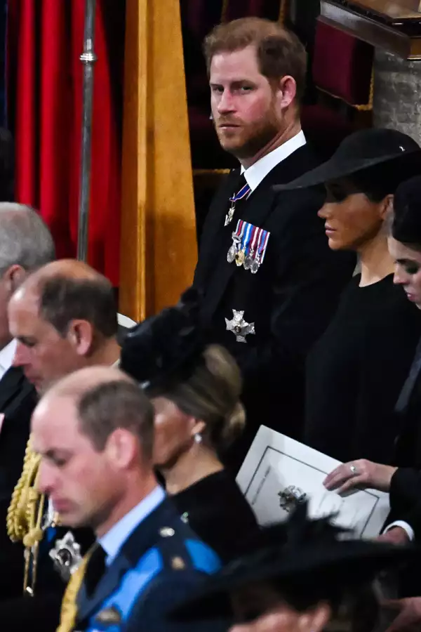Príncipe Harry hace cambios de última hora a su autobiografía tras muerte de la Reina Isabel