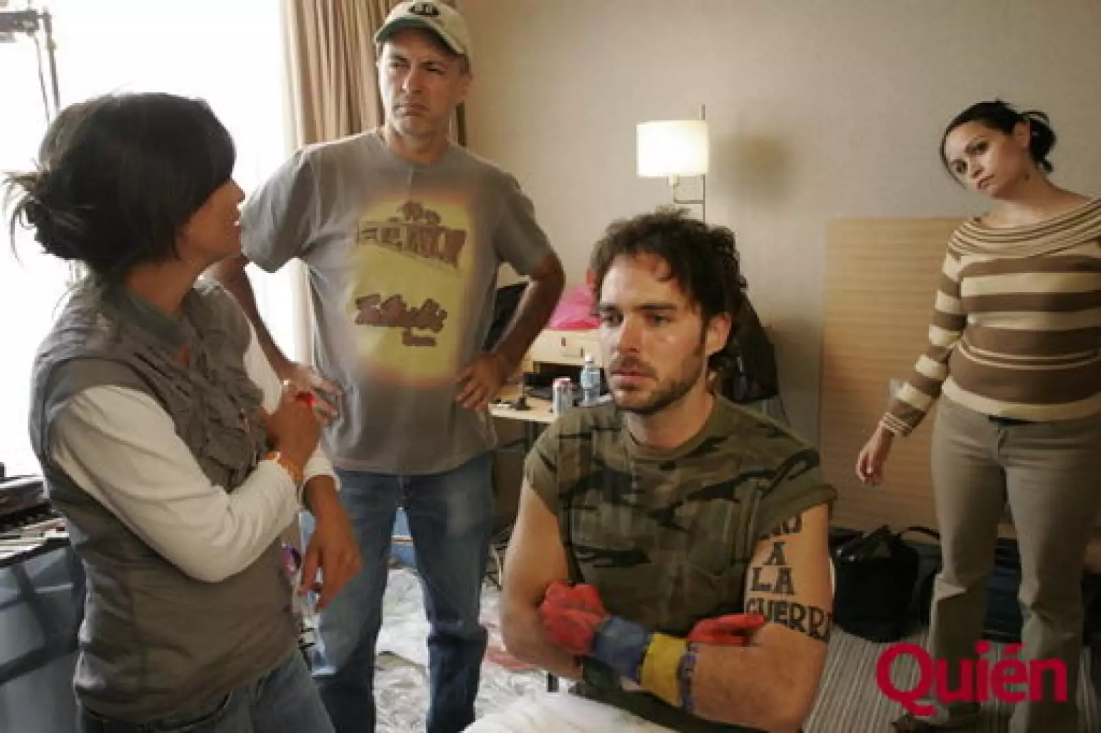 Manolo Cardona Backstage