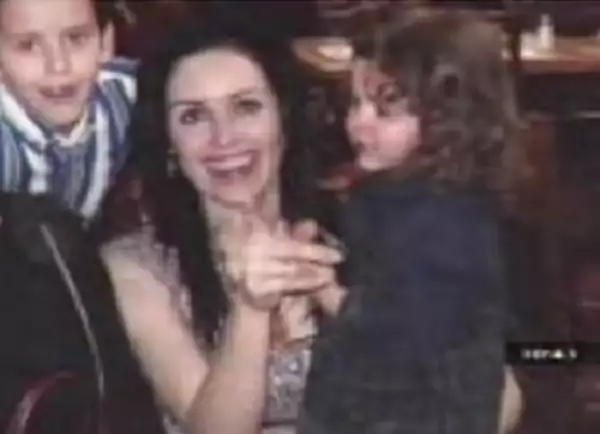 Tere Coss con sus hijos Erik y María Fernanda.