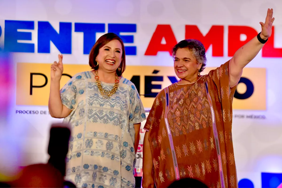 beatriz paredes y xochitl galvez.jpeg