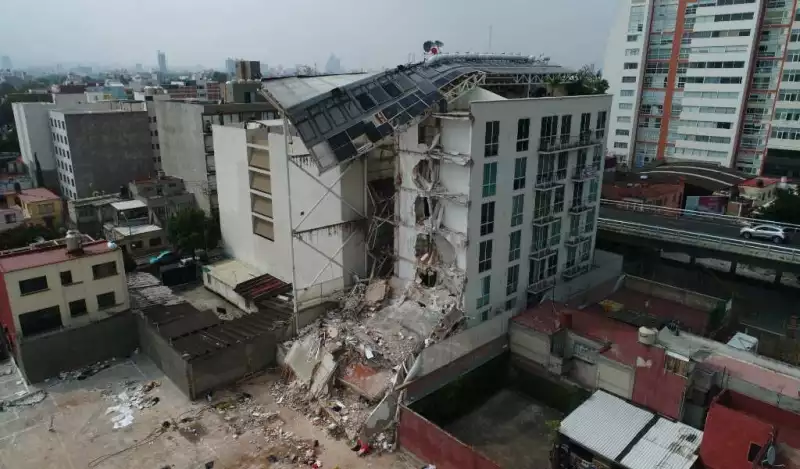 Edificios nuevos, con un año de antigüedad también resultaron afectados. Se investigan presuntos actos de corrupción de las constructoras y desarrolladores.