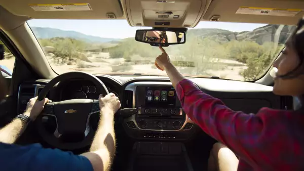 Asistente en el camino