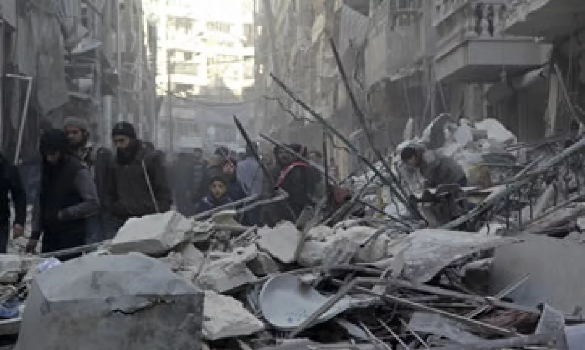 Quienes viven en la ciudad tienen miedo de salir, a pesar de la falta de víveres. (Foto: Reuters)