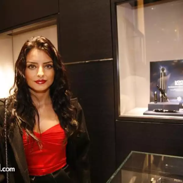 Aislinn Derbez