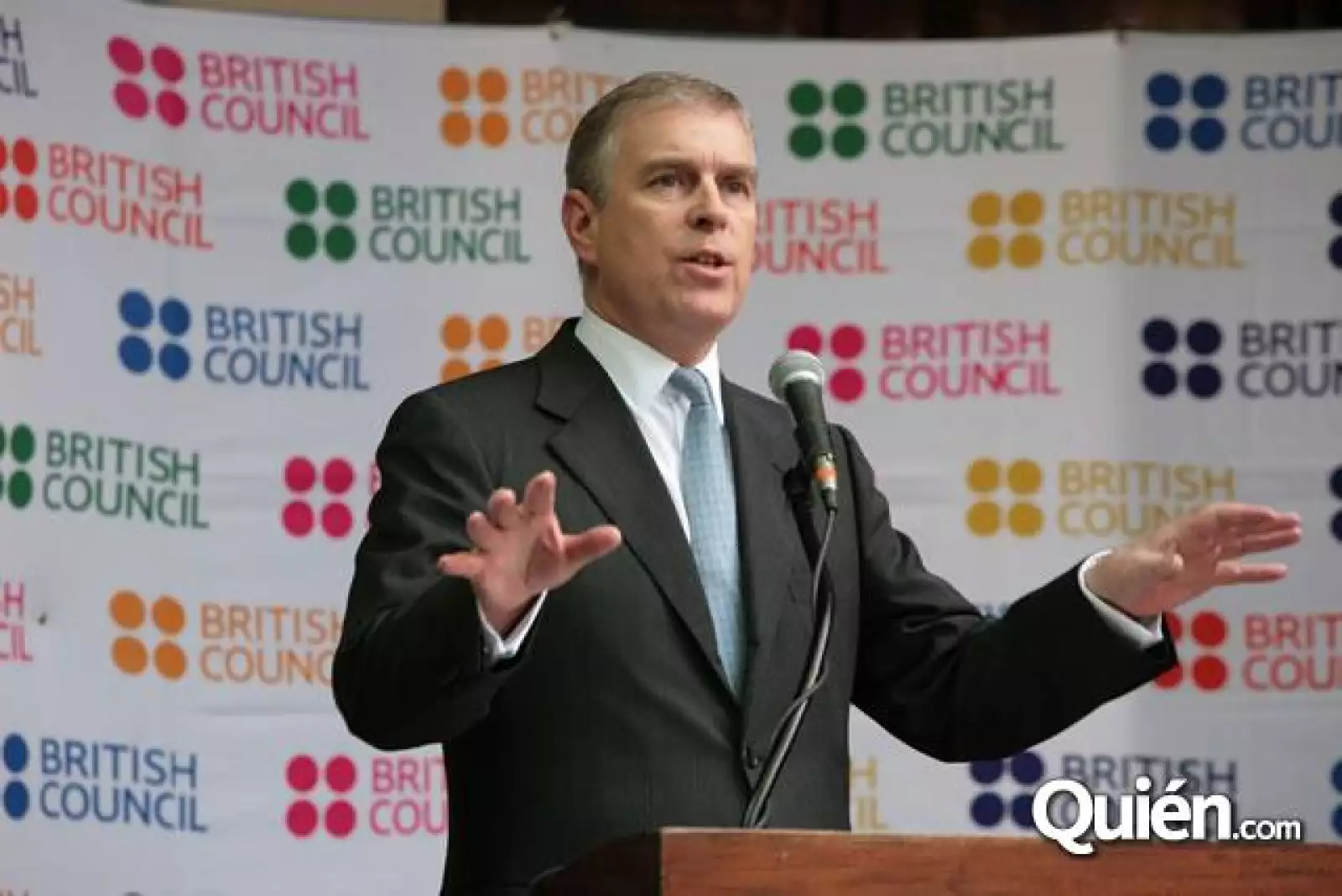 El principe Andres de Inglaterra en el Franz Mayer