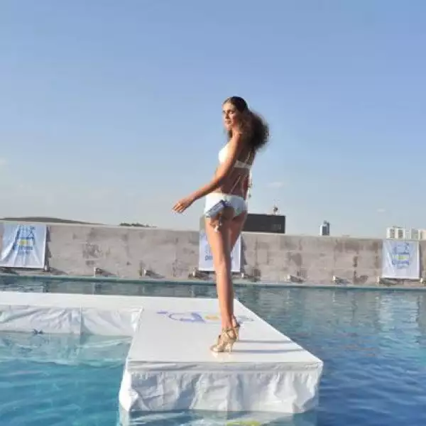 Parador Corona Light