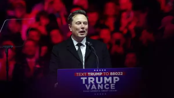 Elon Musk habla en el mitin de la victoria del presidente electo Donald Trump en el Capital One Arena el 19 de enero de 2025 en Washington, DC. Trump jurará como el 47o presidente de los Estados Unidos el 20 de enero.