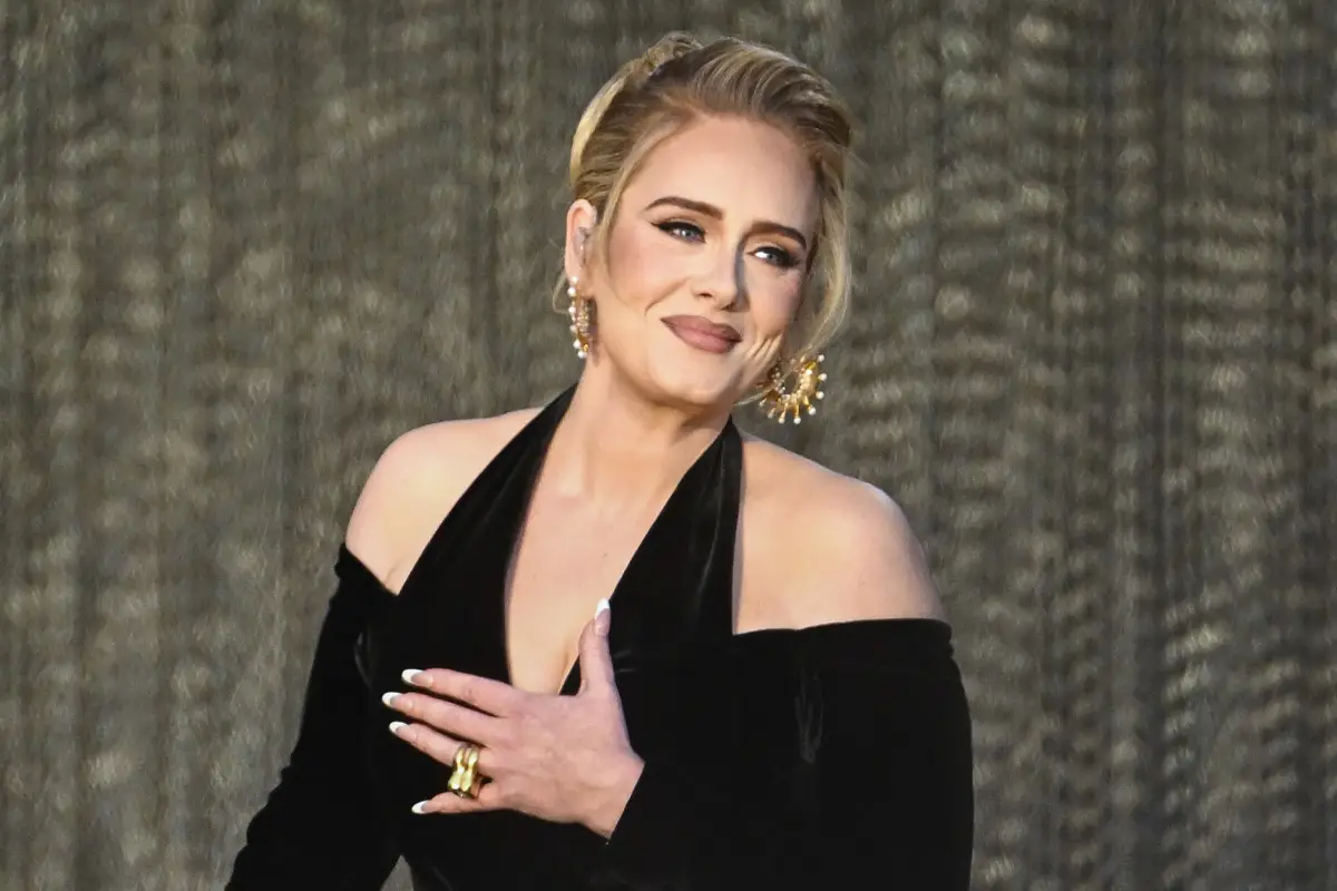 Adele regresa a los escenarios 
