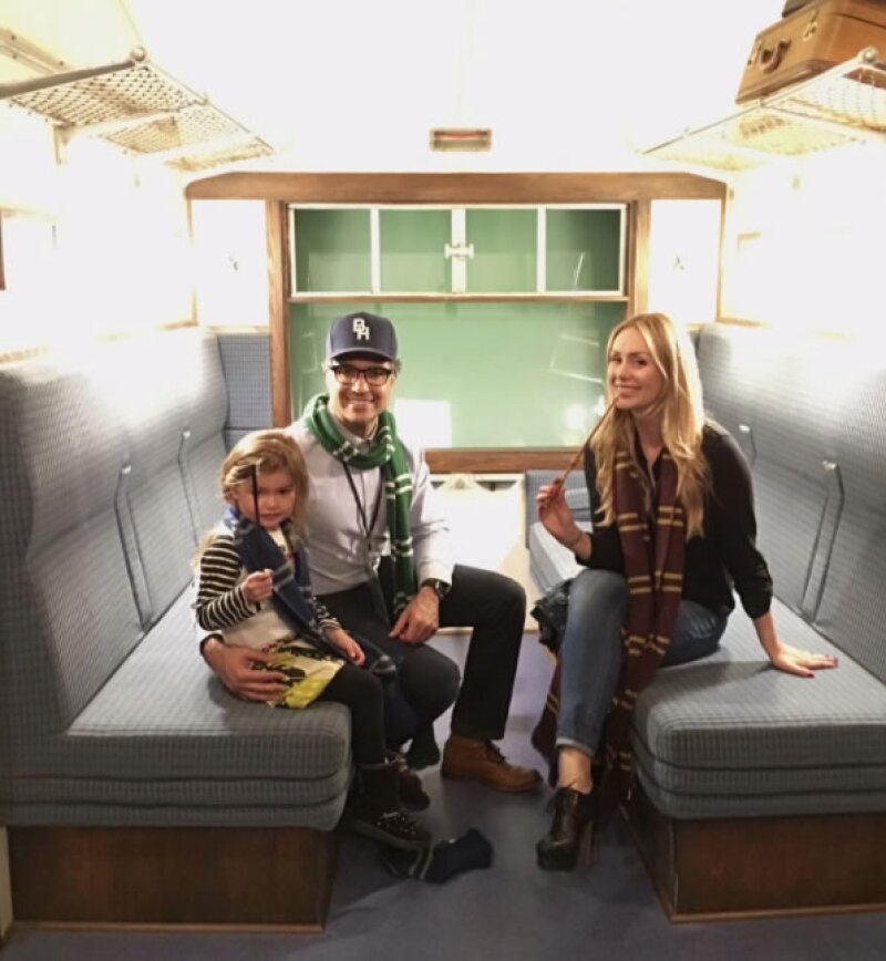 Los Camil en el vagón de Hogwarts Express.