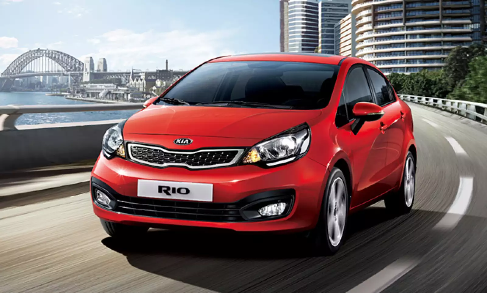 El compacto Rio se presenta como un auto que lo tiene todo tanto dentro como por fuera.