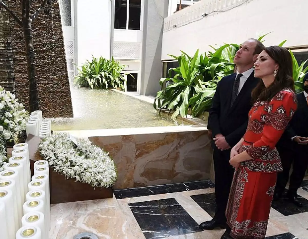 Ofreciendo respetos en India.
