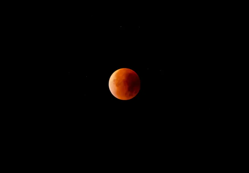 El eclipse lunar comenzará a ser visible en México durante la noche del jueves 27 de agosto.