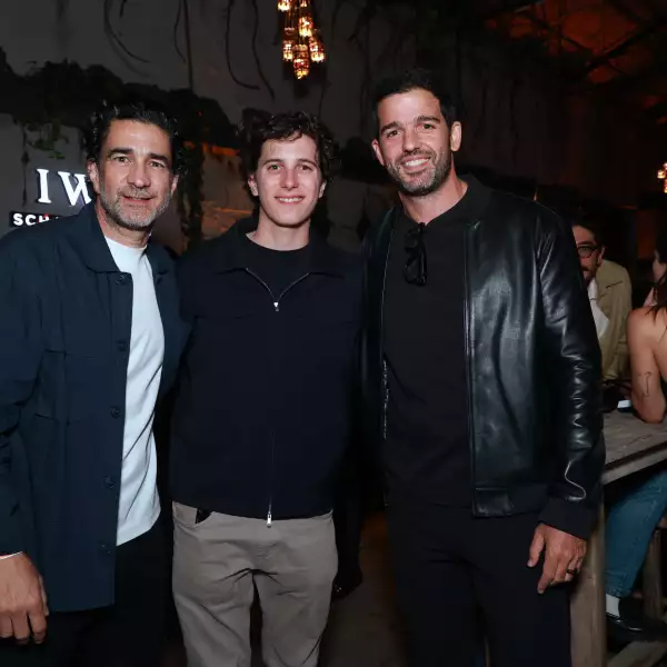 Andrés Morales, Robe Grill y  Oso Trava