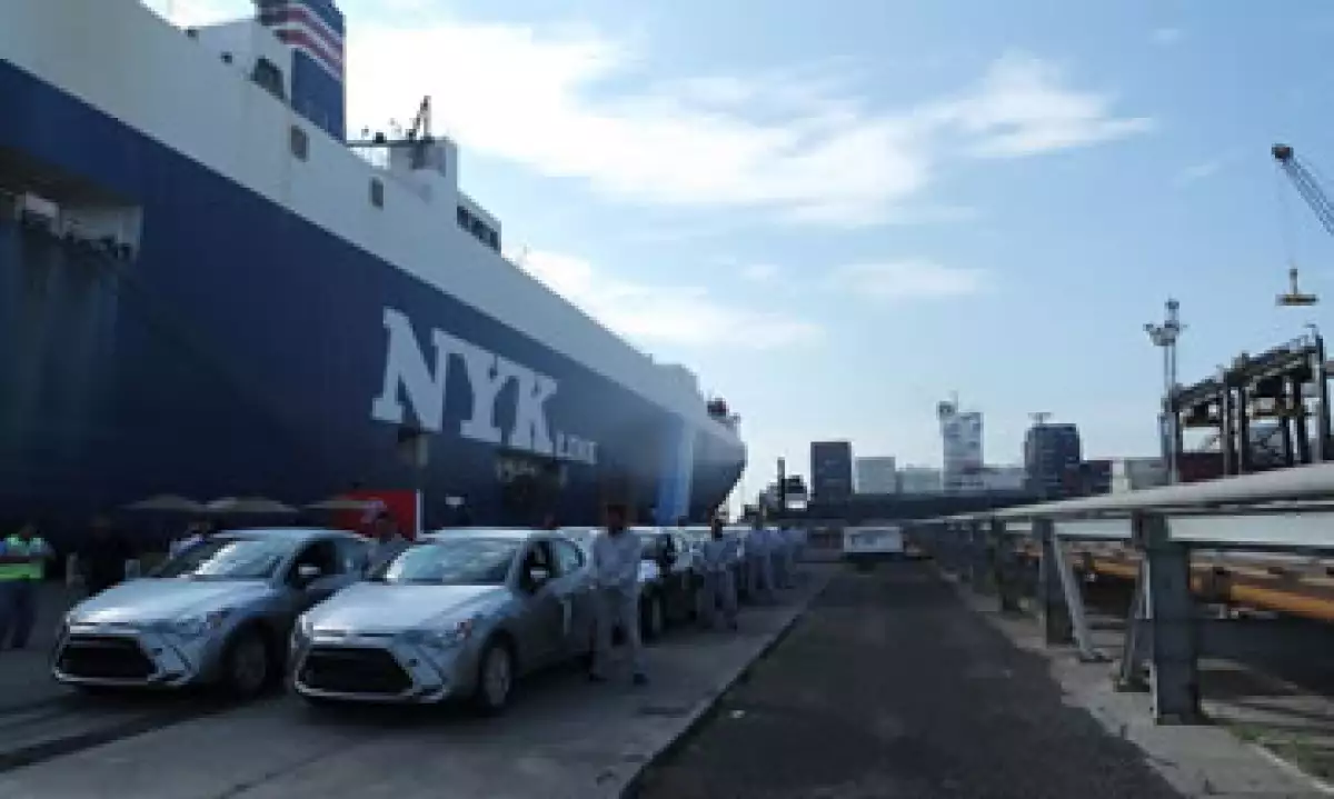 En el corto plazo la capacidad de los puertos será insuficiente para exportar la producción de las automotrices con plantas en México. (Foto: Ivet Rodríguez )