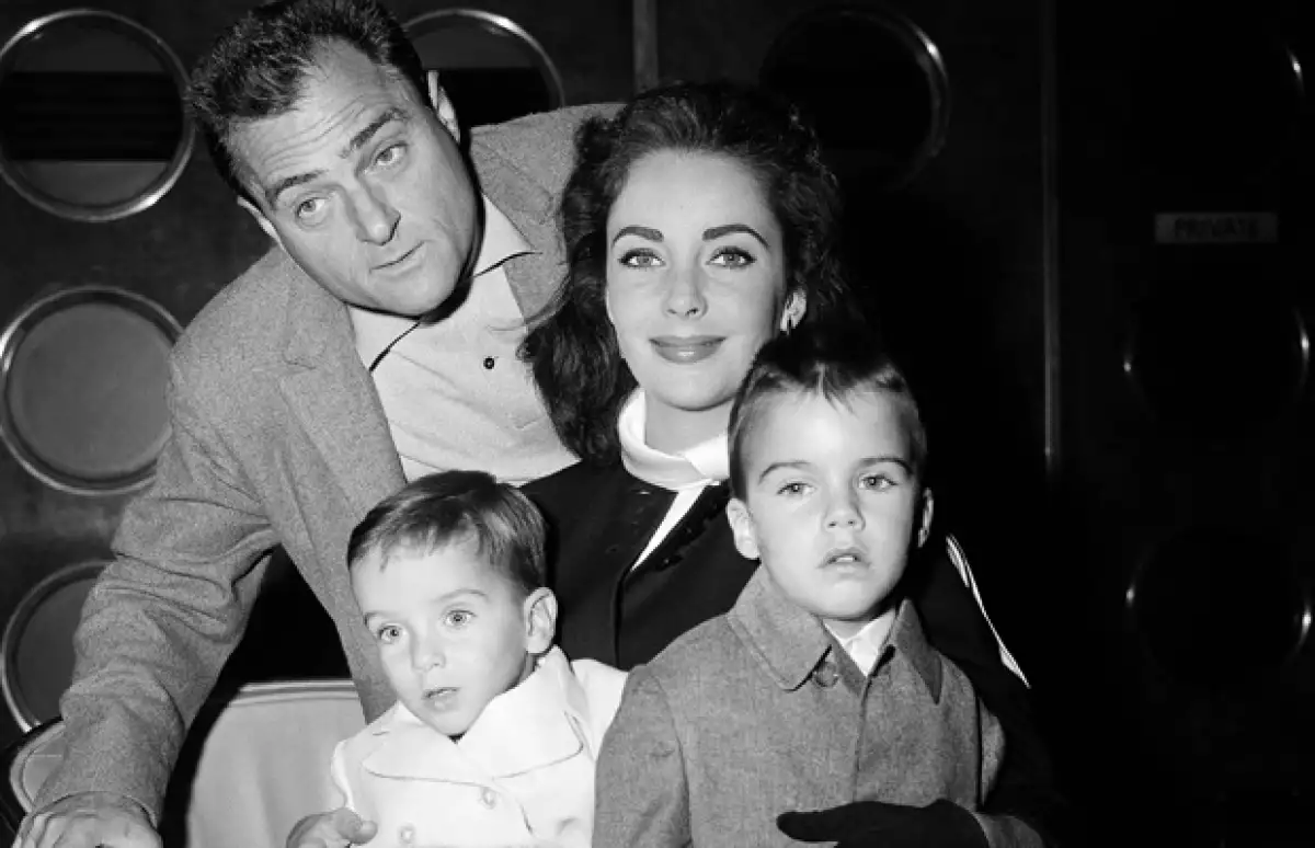 Michael Wilding, primogénito de Taylor declaró que la familia está devastada por el fallecimiento de la actriz, pero "vivirá por siempre en nuestros corazones".