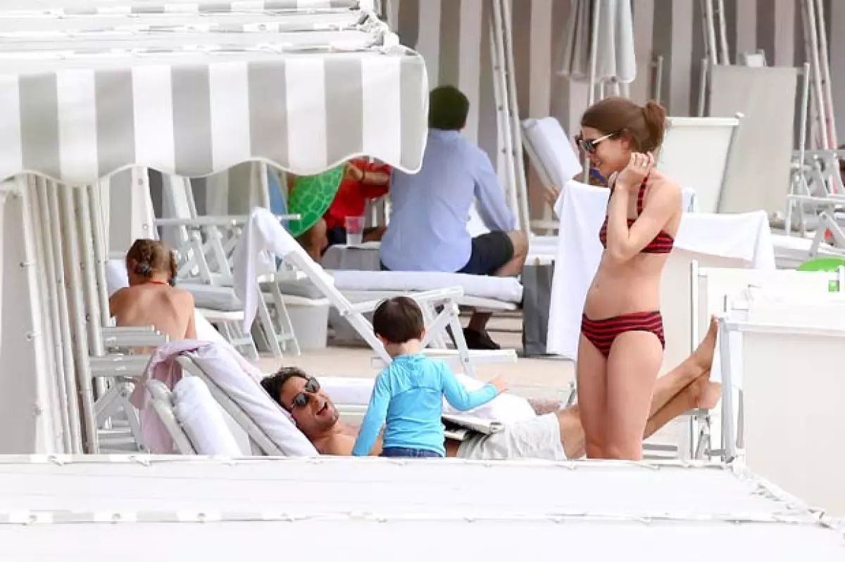 El novio de Carlota también estuvo junto con Carlota y Raphaël.