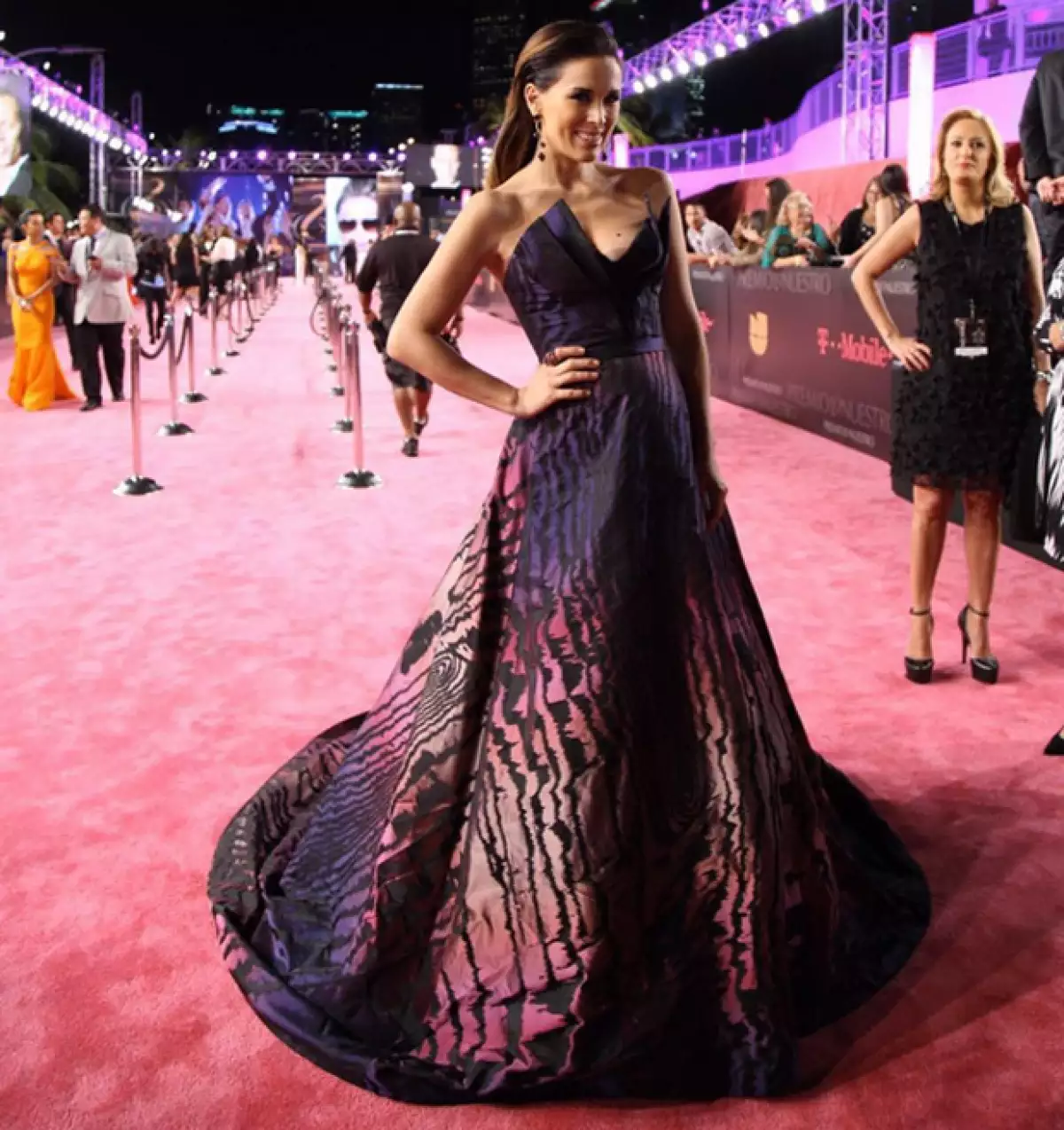 La conductora espera a su tercer bebé junto a su esposo Martín Fuentes, quien dejó entrever que será una niña.