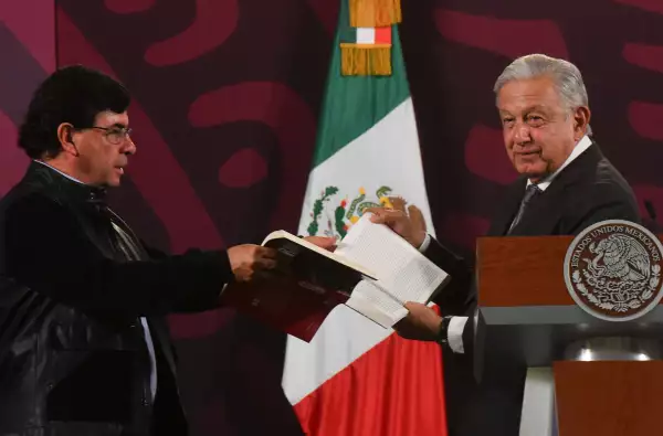 Morena prepares leadership with AMLO's chips and the challenge of managing abundance Jesus Ramirez
