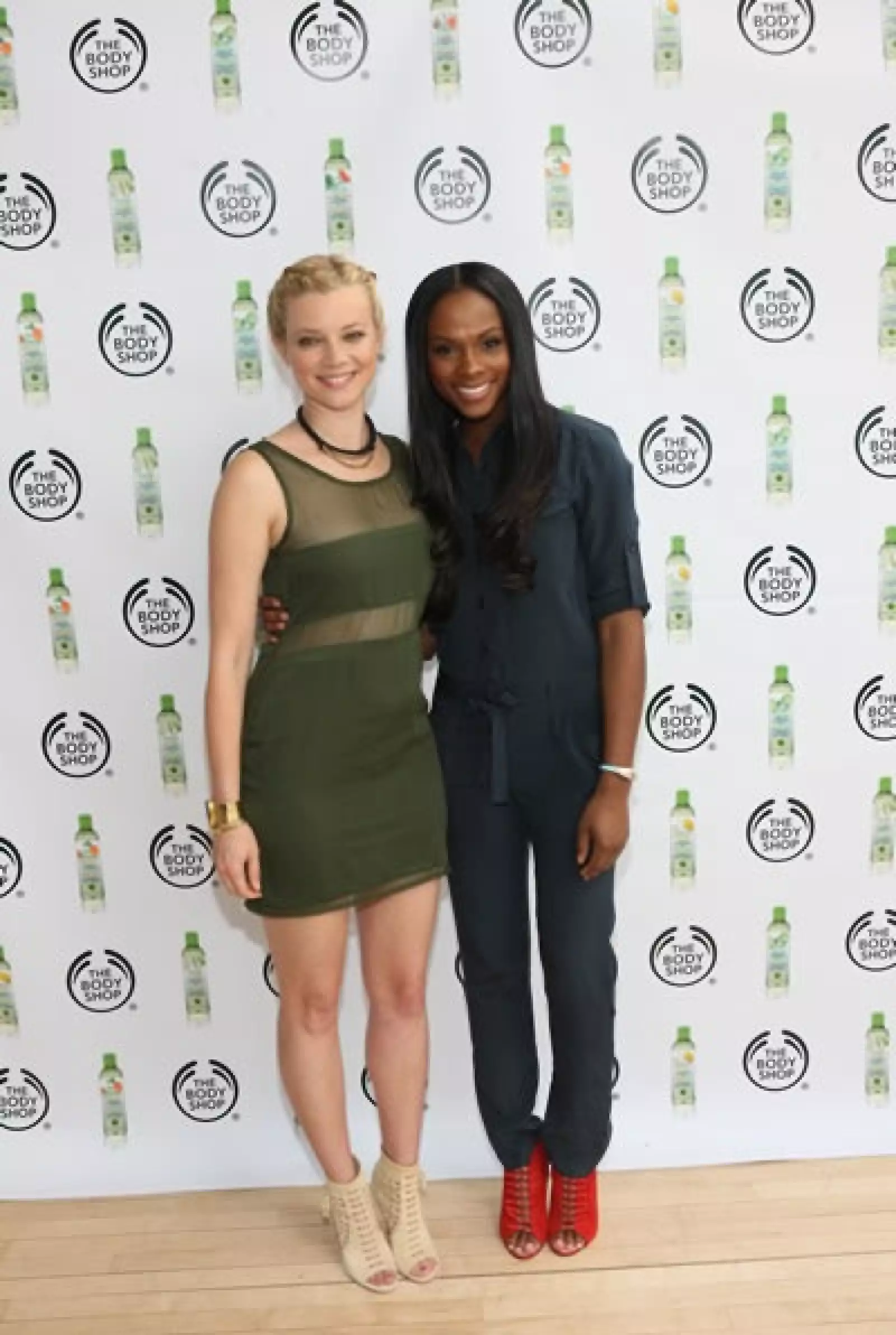 Amy Smart y Tika Sumpter