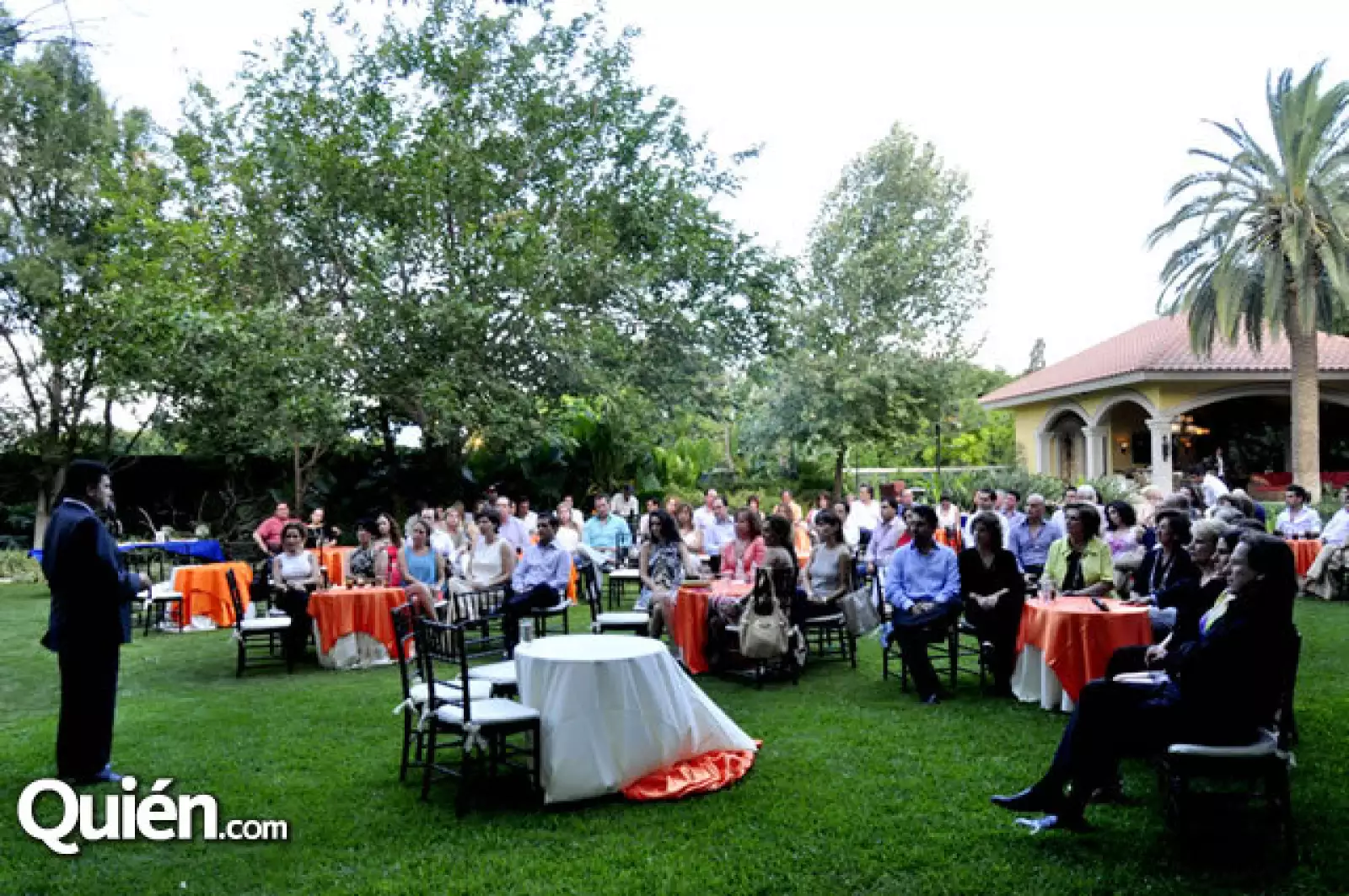 Ugo Ruiz en Casa de Ale Hinojosa y Sergio Gutiérrez
