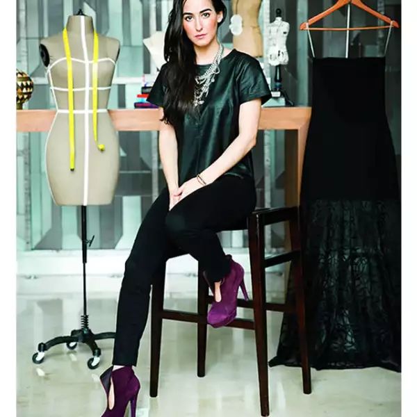 Elian Nestel es diseñadora de una línea de vestidos de noche que lleva su nombre. En cuanto a estilo, el negro y las prendas vintage son sus favoritos.