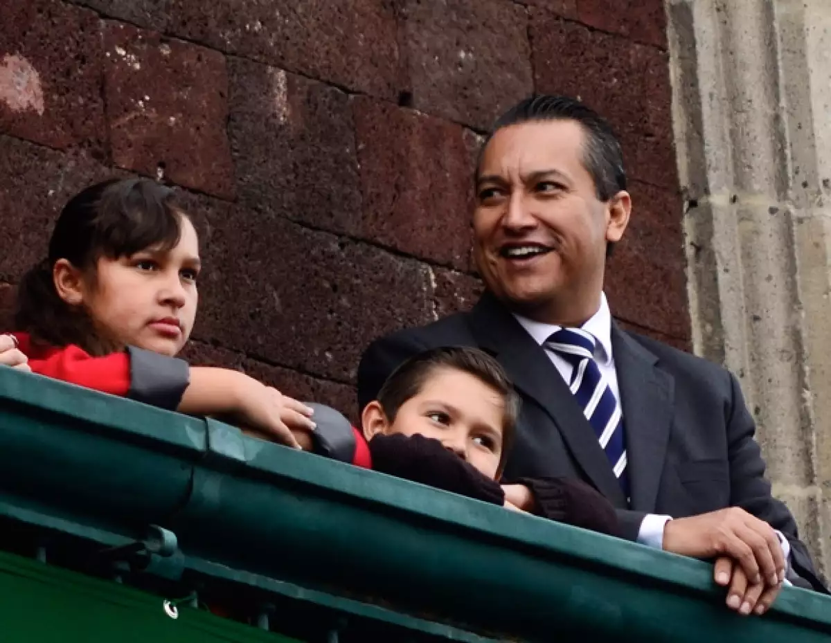 El fallecido Secretario de Gobernación solía acudir a misa con su familia y le gustaba ir de pesca. Procuraba estar cerca de sus hijos.