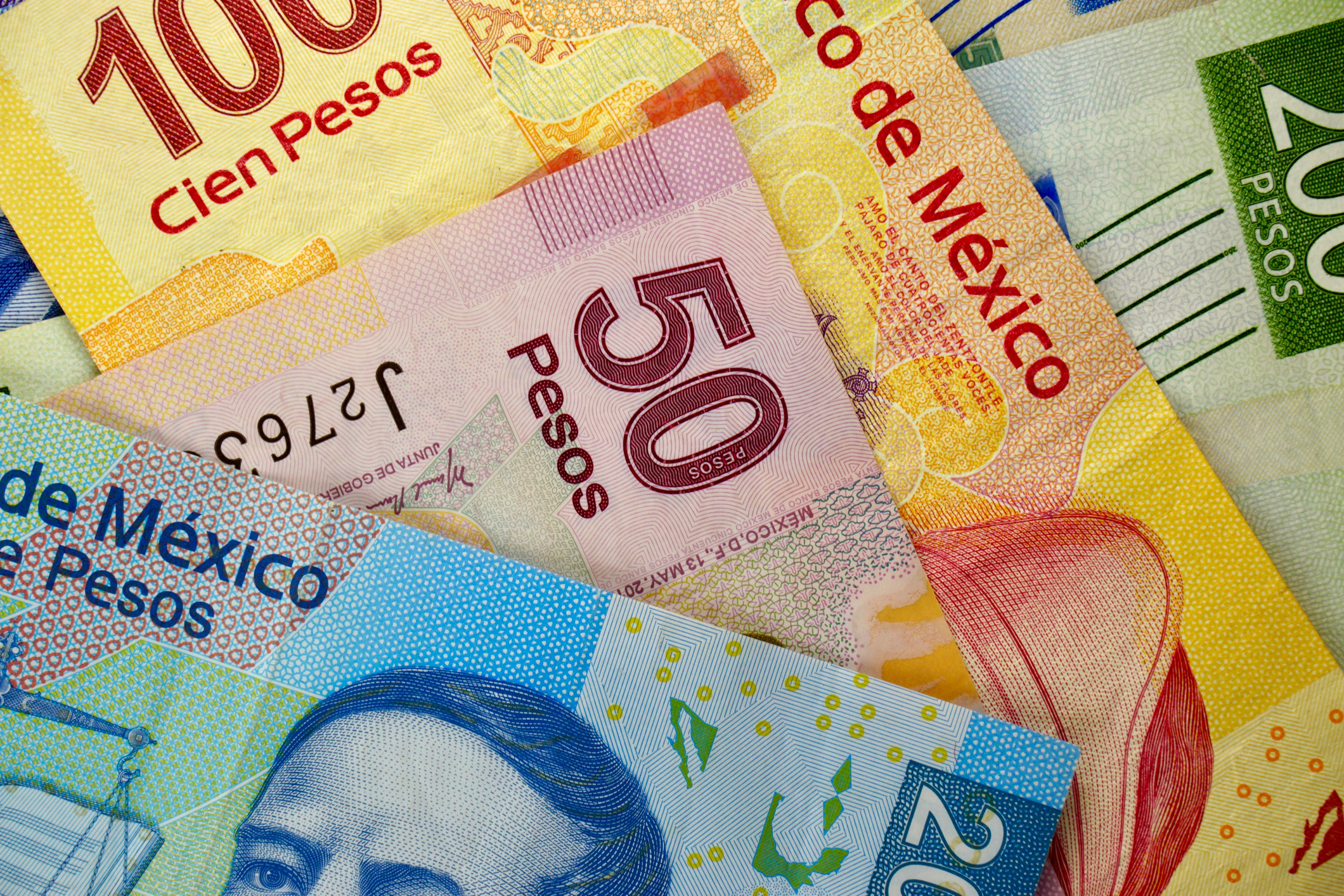 CDATA[
En redes sociales es frecuente ver quejas en contra de los despachos de cobranza que llaman de forma insistente, envían mensajes intimidantes y deslizan amenazas cuando un crédito entra en mora. La Procuraduría Federal del Consumidor (Profeco) ha detallado qué pueden y qué no pueden hacer estos despachos.
¿Qué es un despacho de cobranza?
![