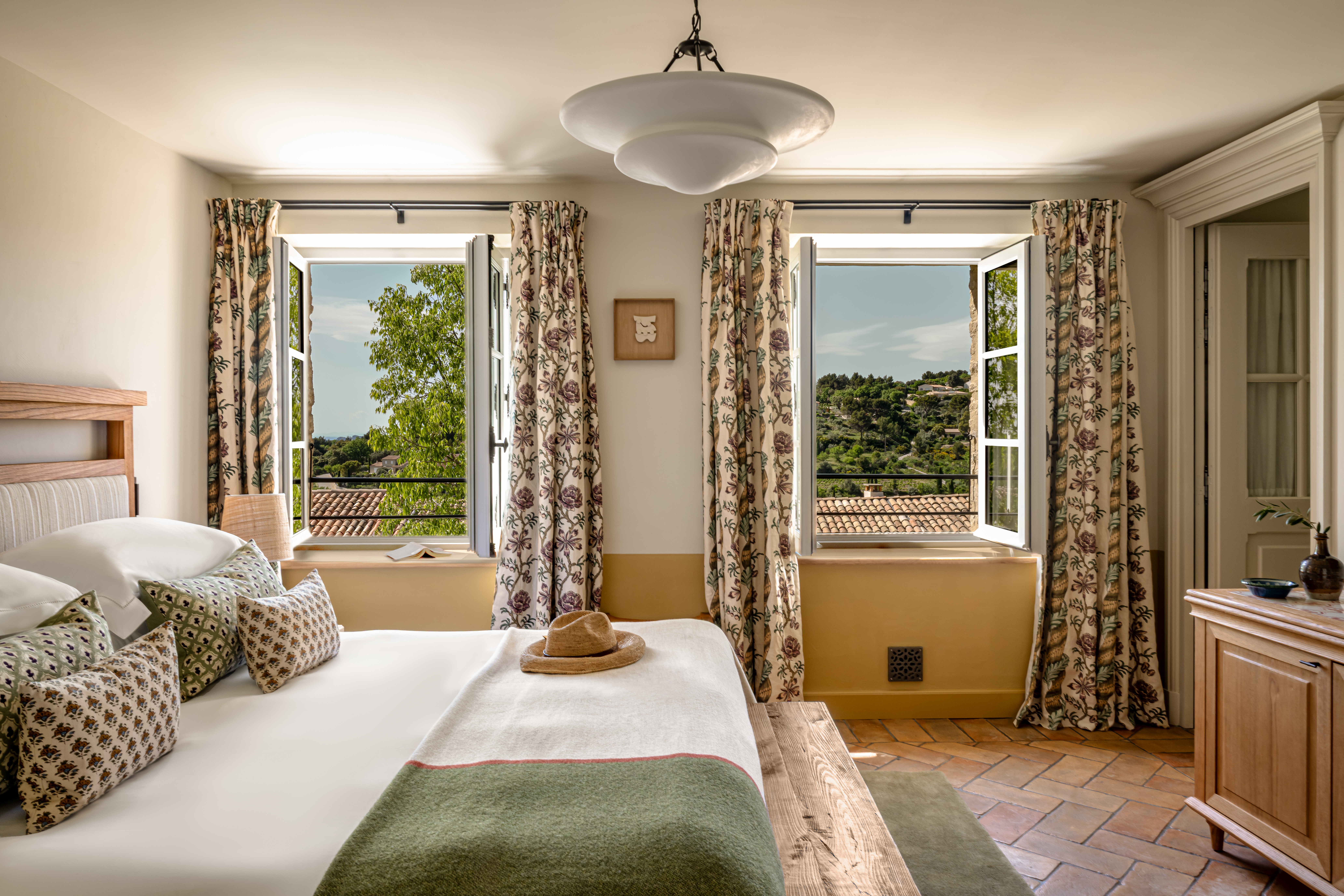 hotel crillon le brave