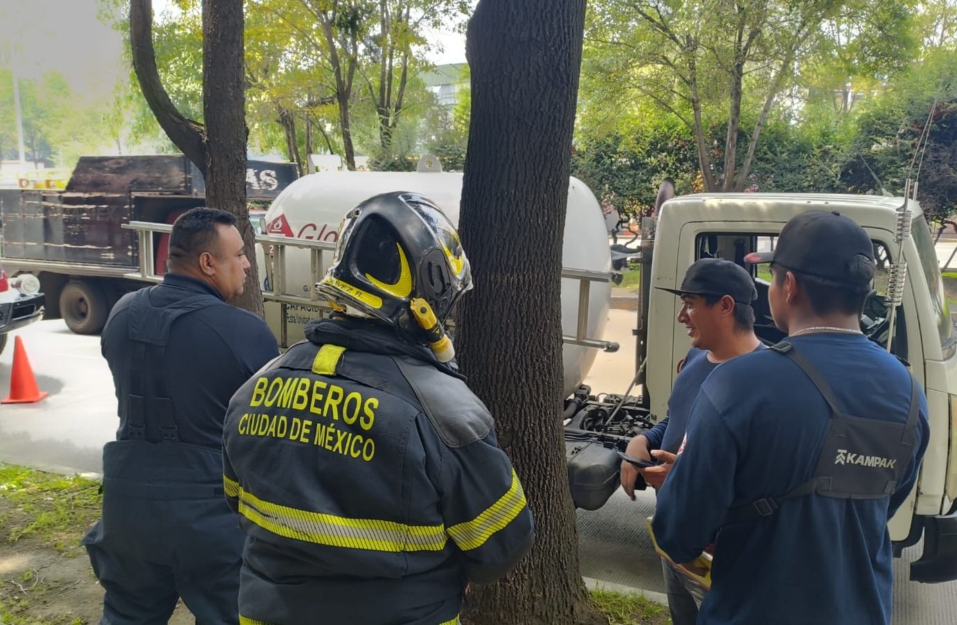 CDATA[
El Gobierno de la Ciudad de México anunció la creación de una nueva licencia de conducir que será obligatoria para un sector en específico con el fin de proteger la seguridad de la población . Por medio de sus canales oficiales, la Secretaría de Movilidad (Semovi) dio a conocer la creación de la licencia tipo E13 , para quiénes está dirigida y que requisitos se necesitan para tramitarla en la capital del país.
![