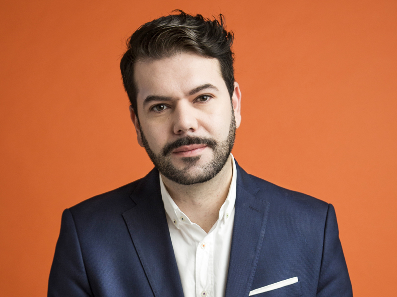 avatar mx-auto white