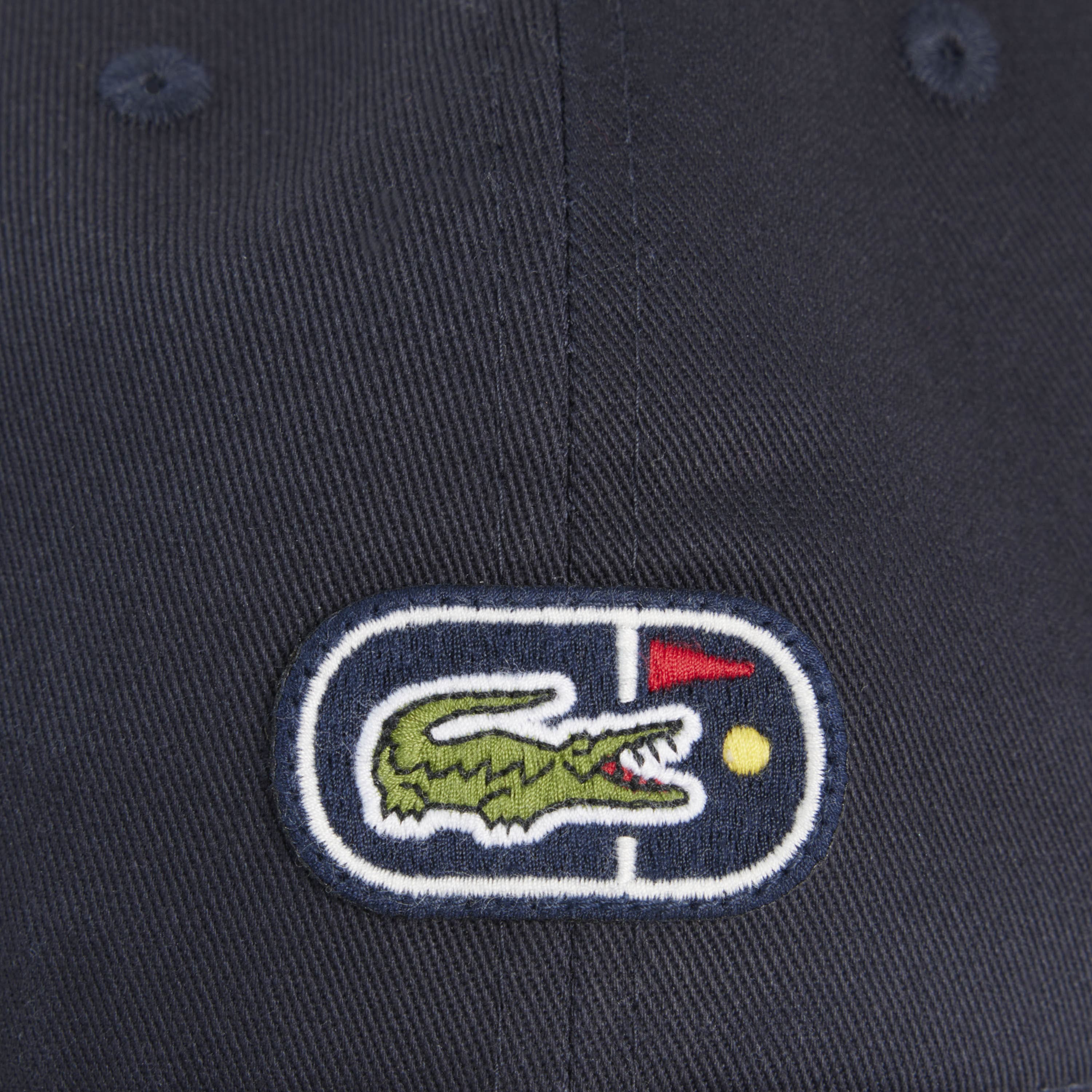 Parche bordado Lacoste — detalle