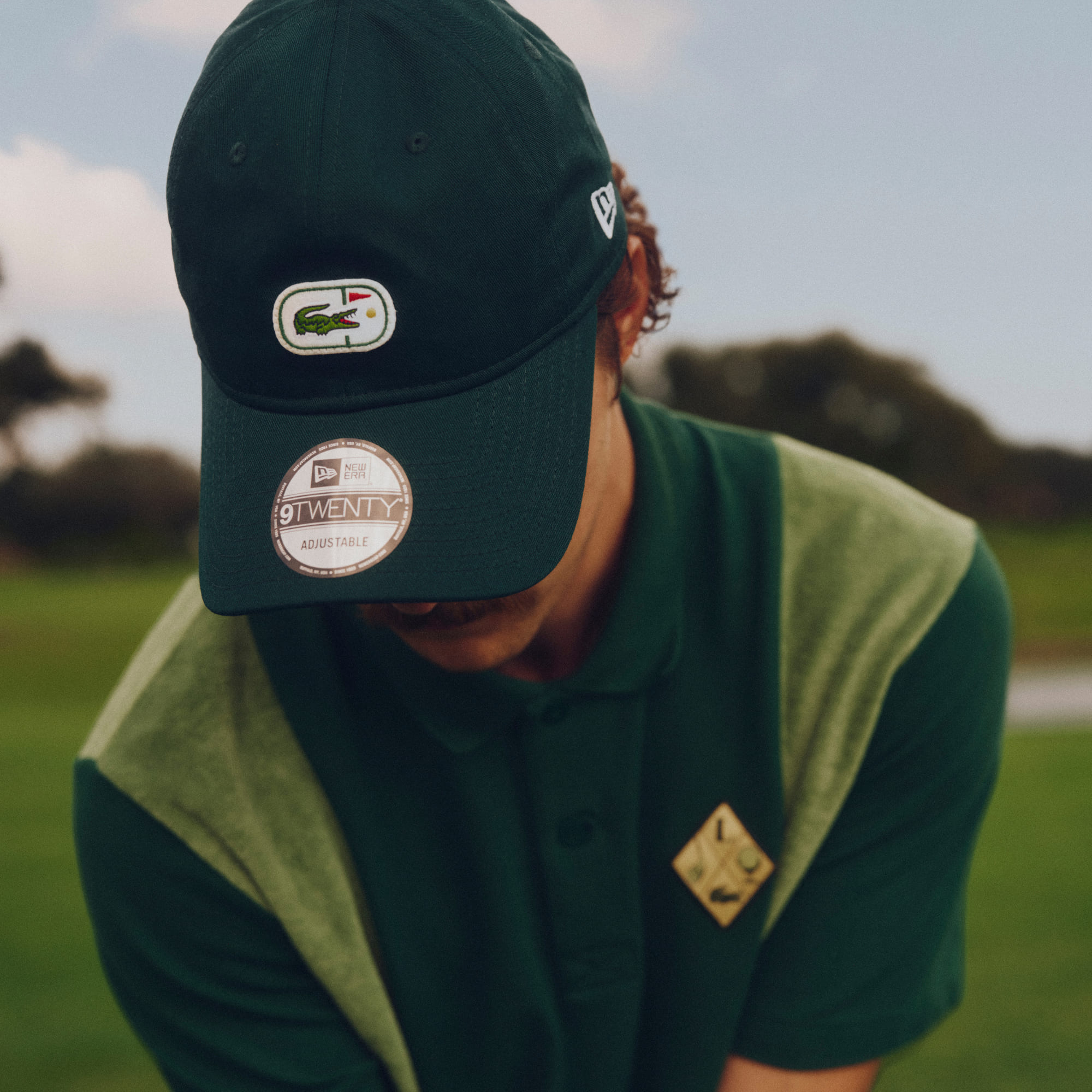 Lacoste x New Era en el campo de golf