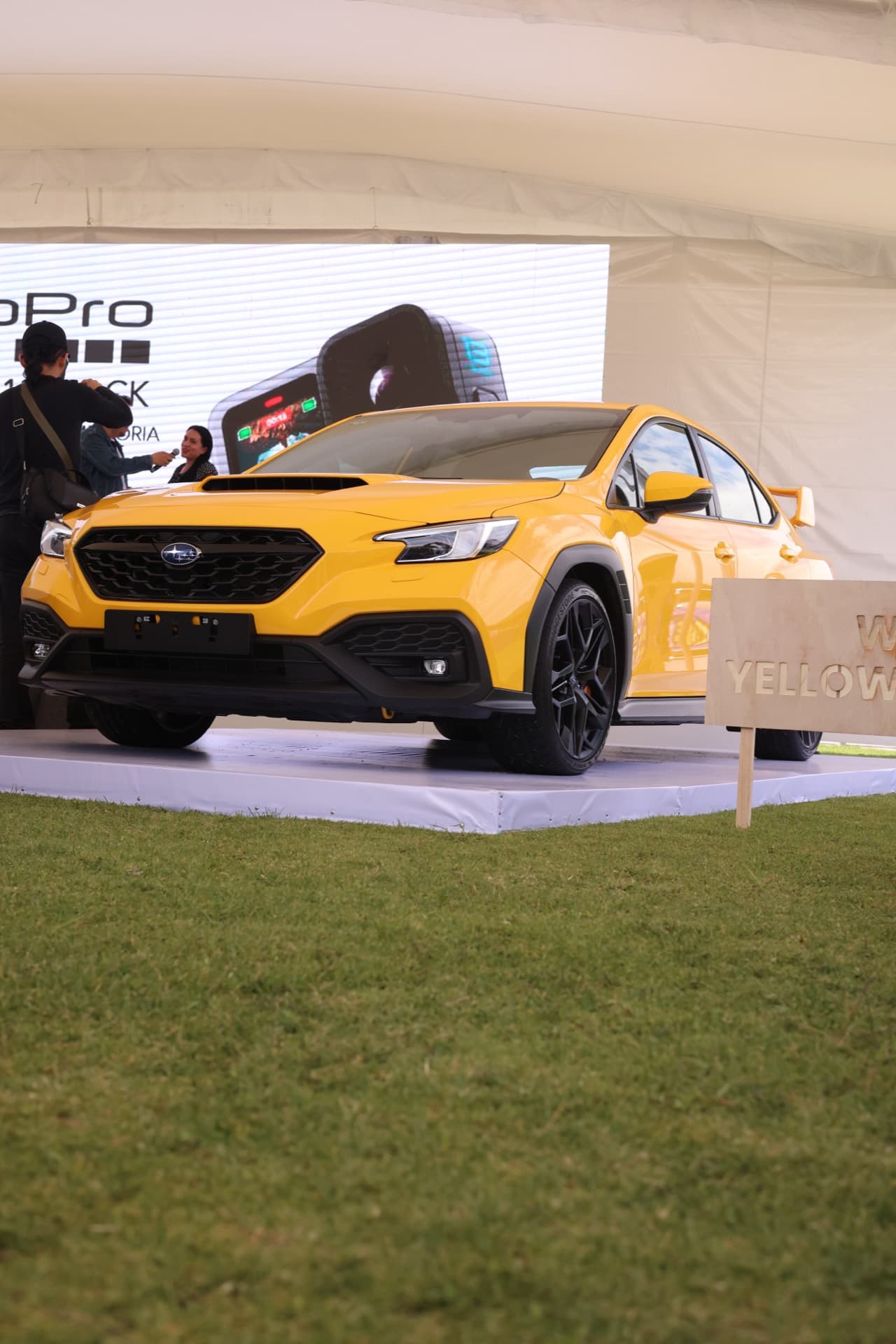 WRX Yellow Edition - vista frontal